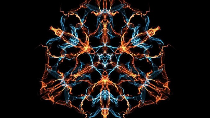 凤凰传奇曾毅手表被指含性暗示元素，回应「以为是劳力士」，如何看待此事？公众是不是有些过度解读了？